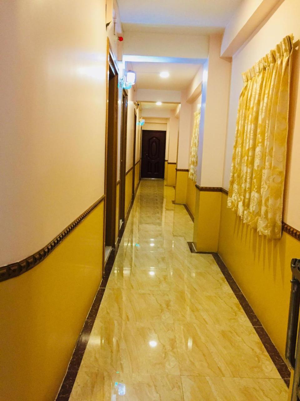 C & Y Hotel Yangon Extérieur photo