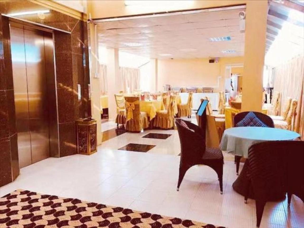 C & Y Hotel Yangon Extérieur photo